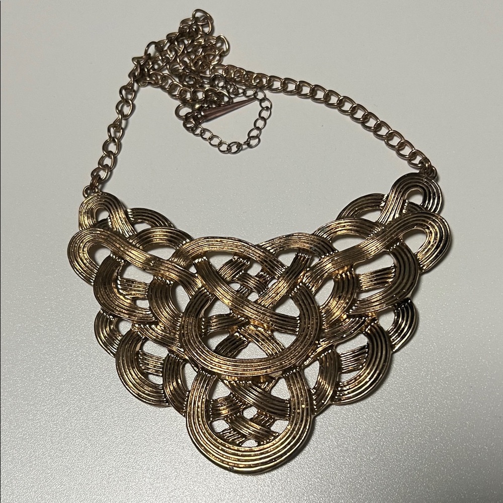 Elegant Gold Statement Necklace